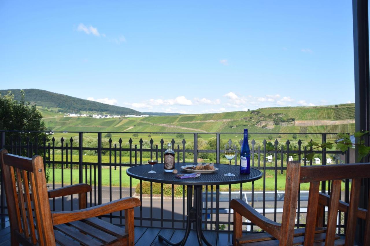 The Old Gemeinde House By The Mosel River Brauneberg Zewnętrze zdjęcie